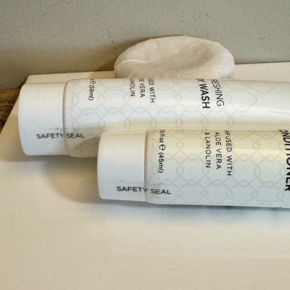 Lanovera Set Body Wash - Conditioner - Soap - Picture 3 of 6